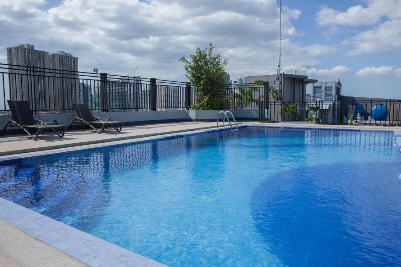 Melbourne Suites Makati City Exterior photo