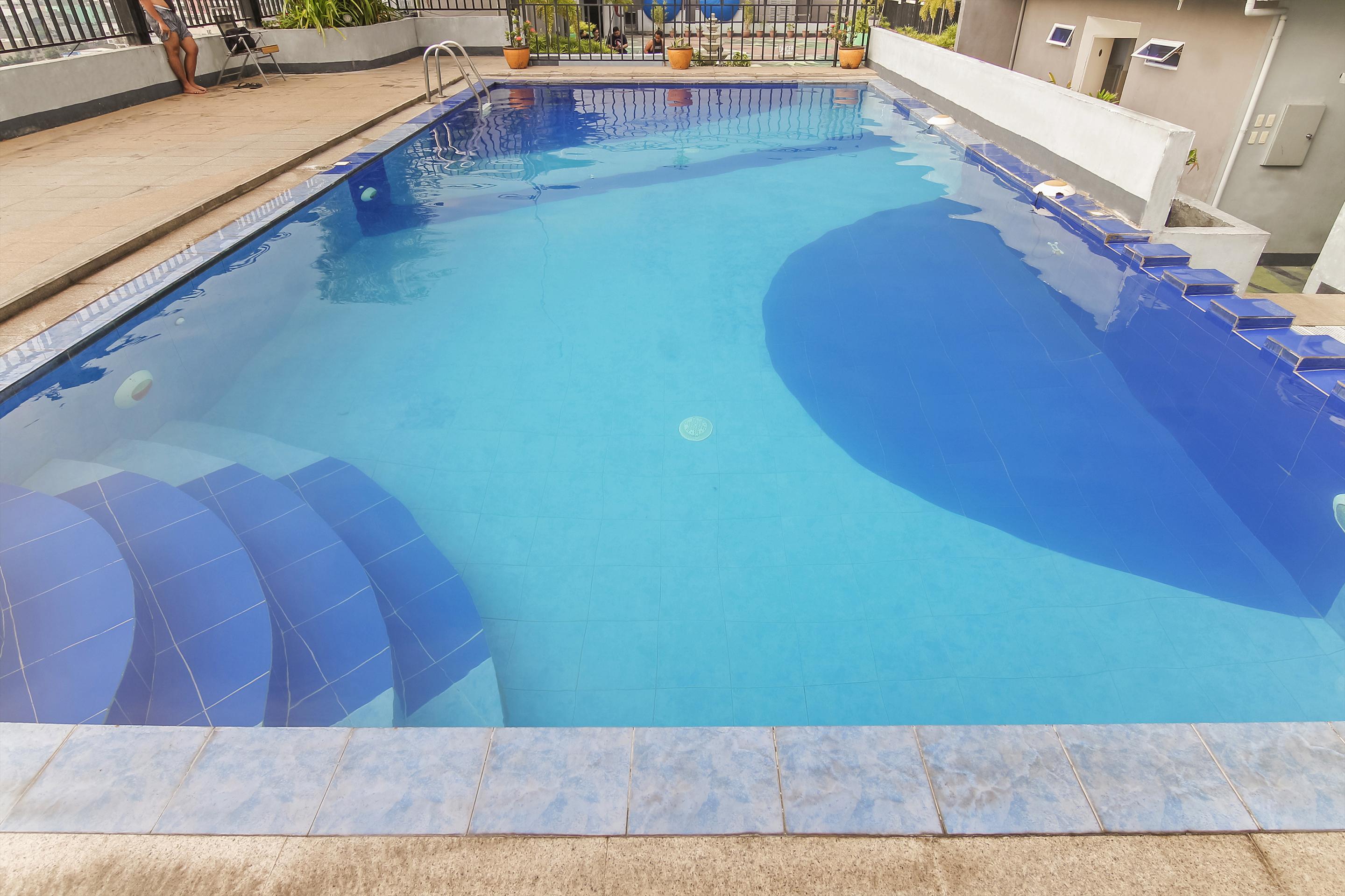 Melbourne Suites Makati City Exterior photo